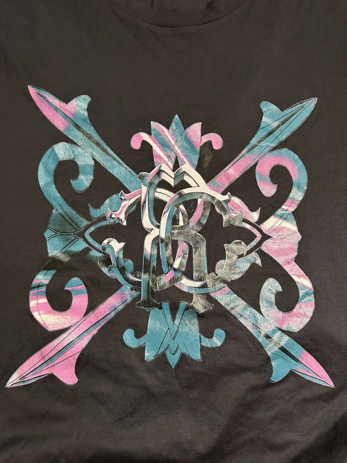 ROBERTO CAVALLI BLACK
BAROQUE PRINTED TEES Men’s Size XXXL